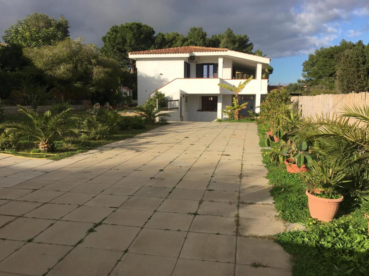 Casa Vacanze Porto Pino Apartment Exterior photo